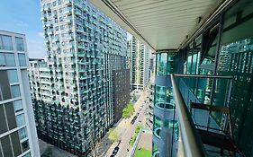 Modern 2Bed 2Bath Apartment Canary Wharf - Upto 5 Person